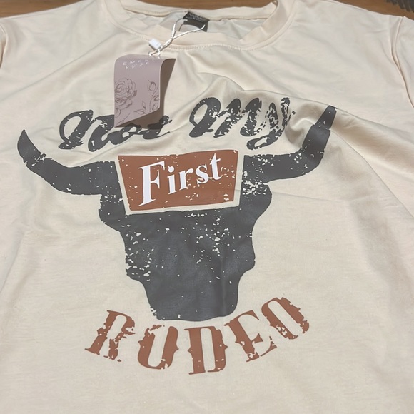 𝐖𝐎𝐌𝐄𝐍𝐒 𝐓-𝐒𝐇𝐈𝐑𝐓 𝐗𝐋 - Picture 2 of 4